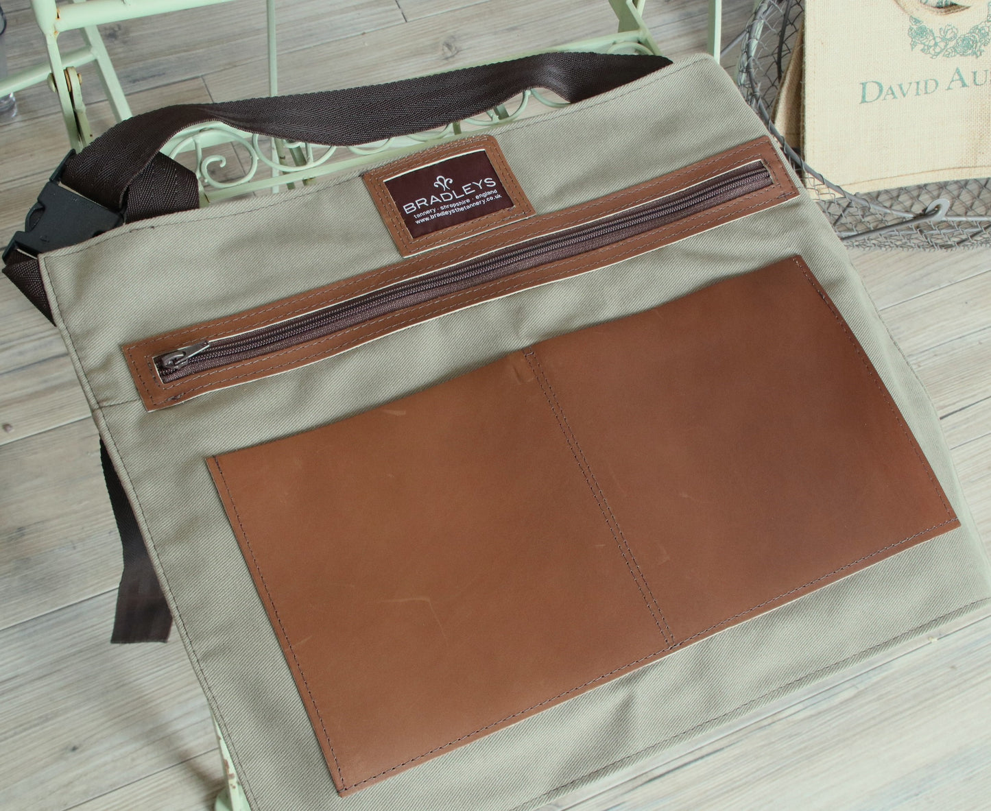 BRADLEYS社 ガーデンハーフエプロン - Heritage linen garden half apron