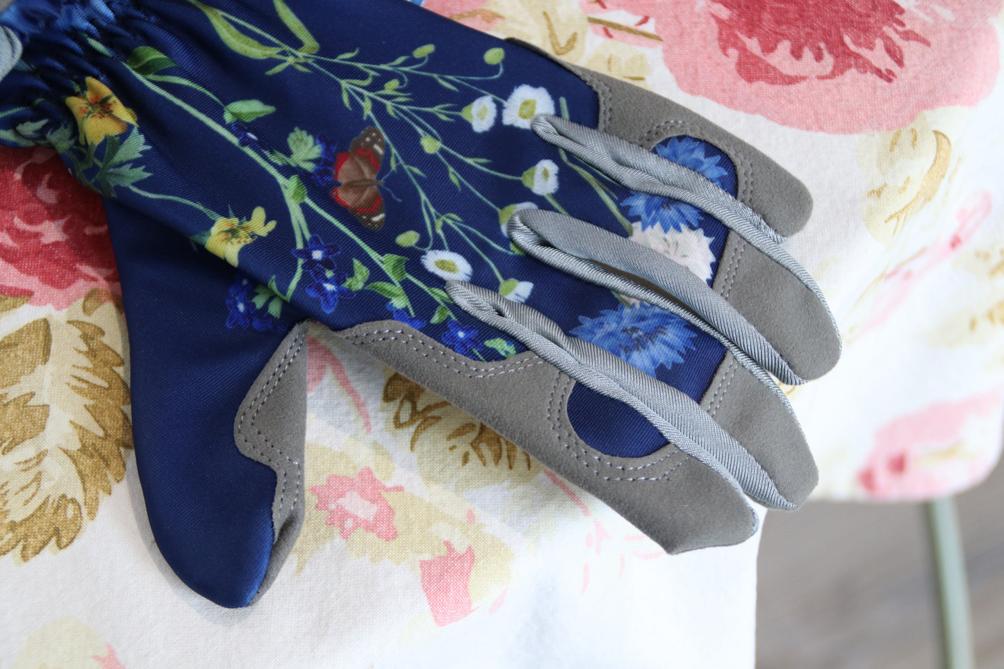 Burgon＆Ball社 ガーデニンググローブ 蝶とフラワー - RHS British Meadow Gloves