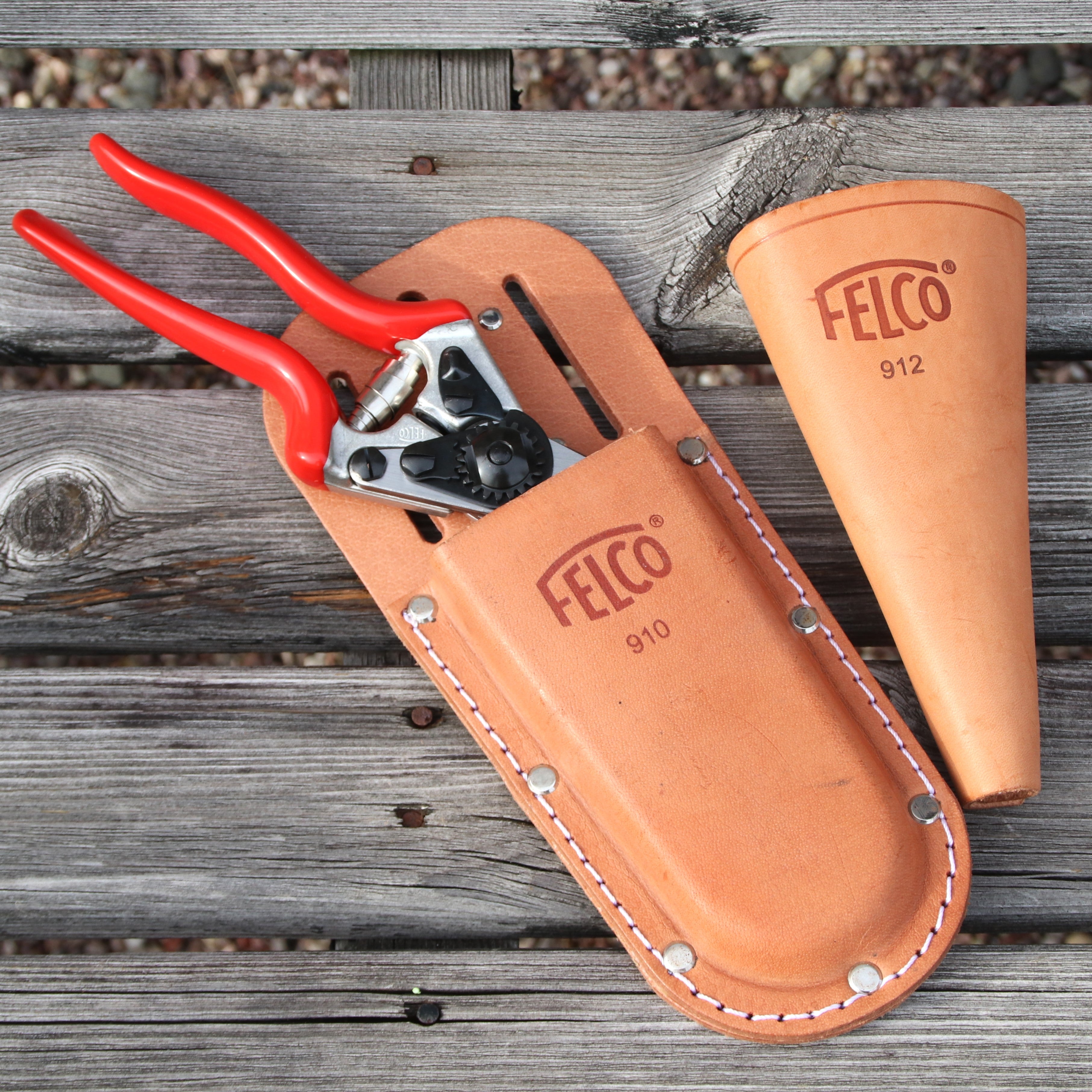 フェルコ 本革製ホルダー - Holster Large – David Austin Roses Japan