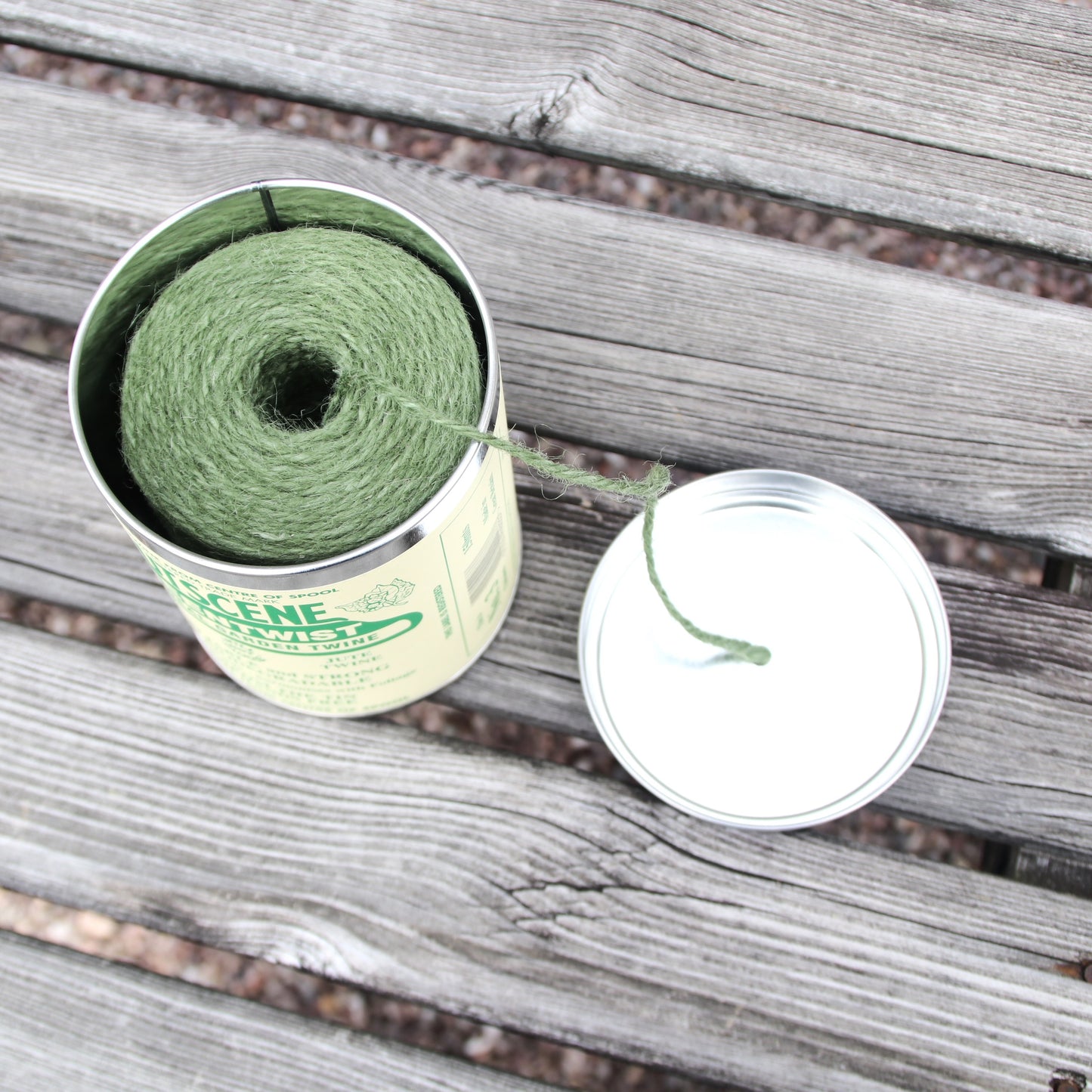 象徴的缶入り麻ひも（緑） - Iconic tin twine green