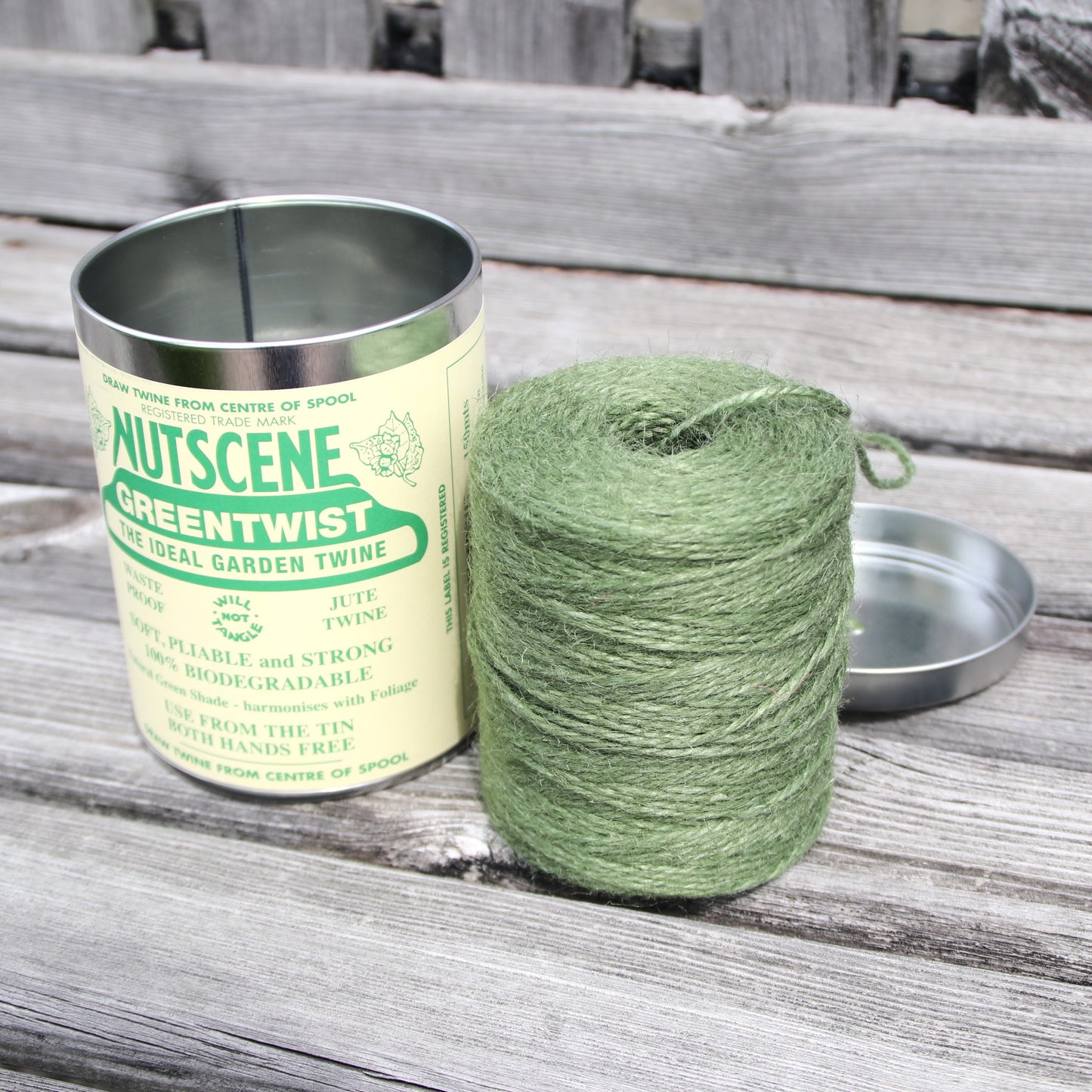 象徴的缶入り麻ひも（緑） - Iconic tin twine green
