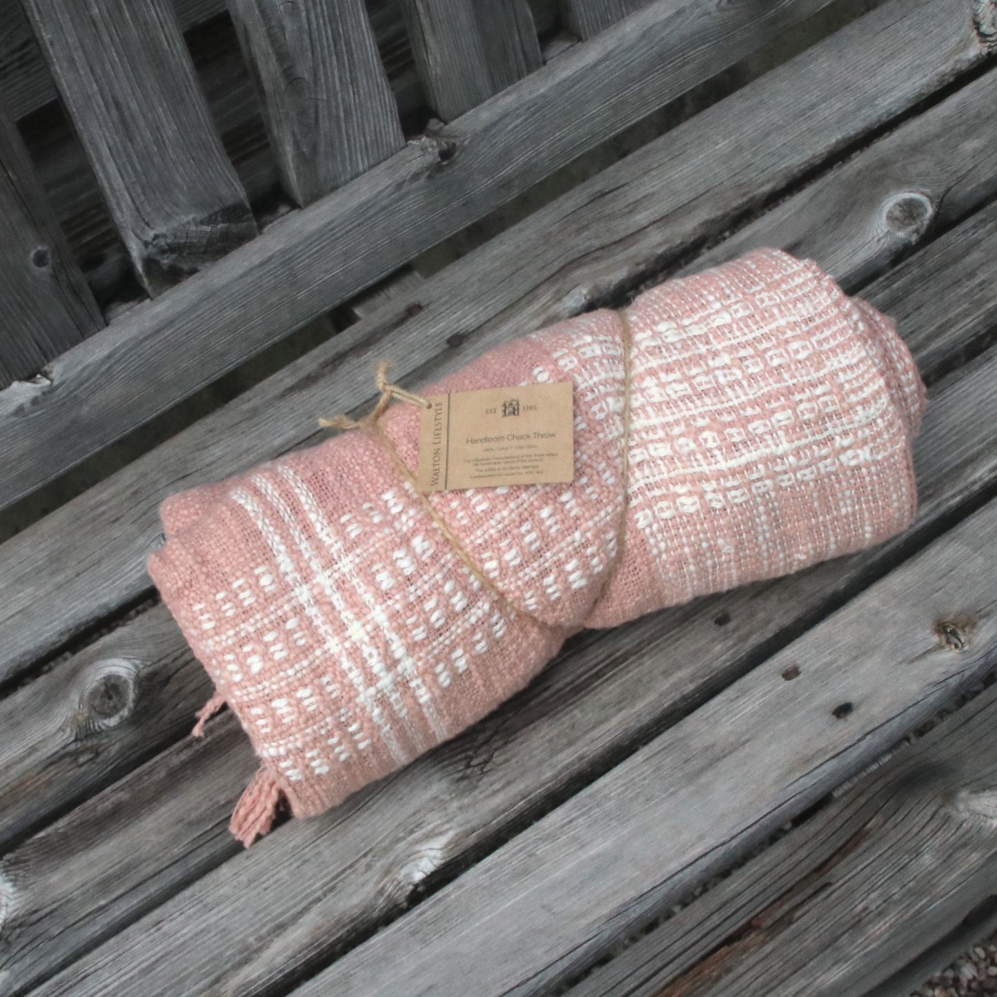 手織りチェック スロー ブラッシュ - Handloom Check Throw Blush
